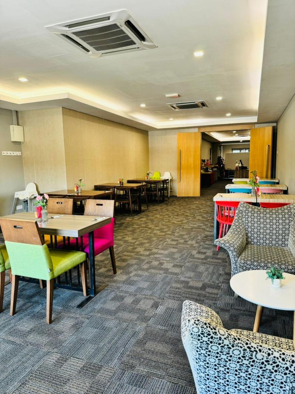 Manhattan Hotel Ipoh Bagian luar foto